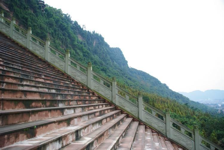 雅安国庆下雨去哪玩 雅安雨城区晚上好耍的