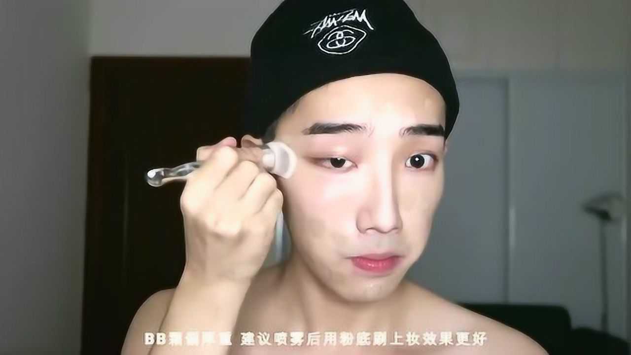 迈向美丽的独特舞台，男生学习化妆的独特历程与个人分享