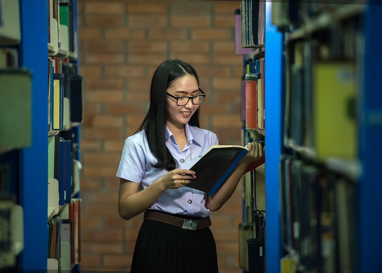 学校毕业男生化妆，时尚与自信的新途径