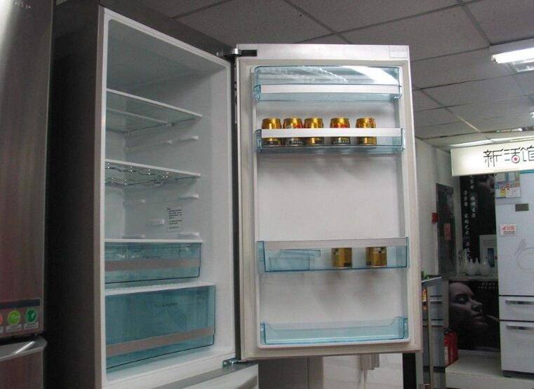 冰箱很多冰怎么办 冰箱里面很多冰怎么办