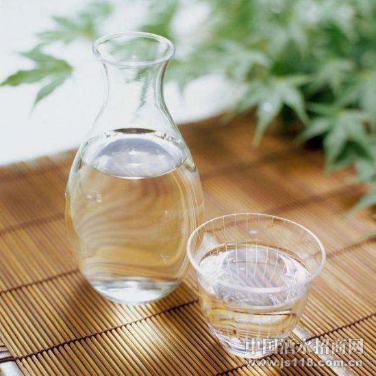 嗓子发炎喝白酒 嗓子发炎喝白酒有影响吗