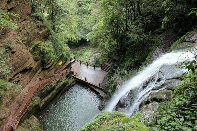 国庆在四川去哪玩 国庆去四川哪里玩儿比较好