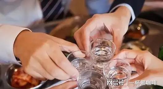 喝了点白酒腹胀 喝了点白酒腹胀怎么回事