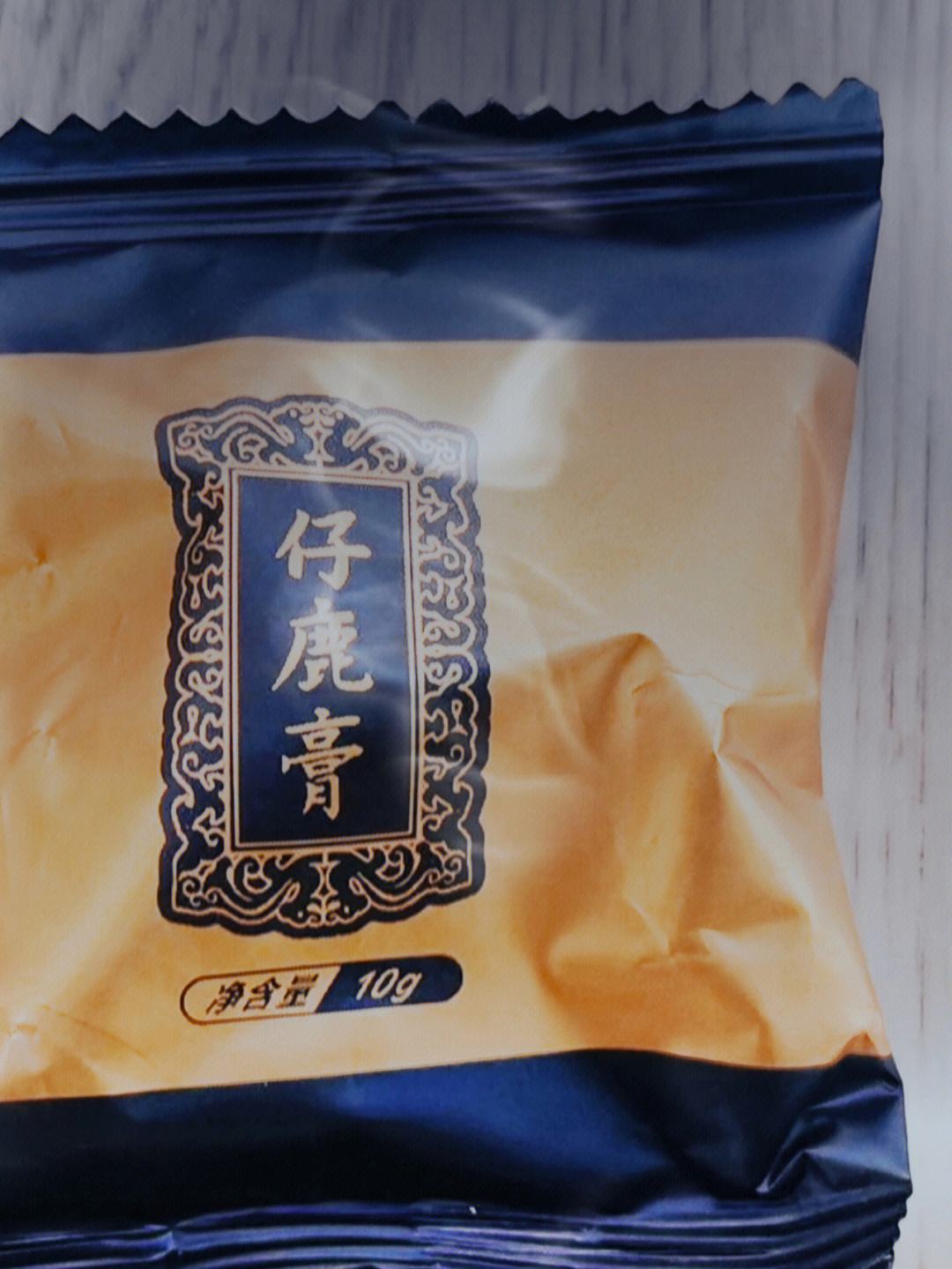 鹿胎膏得渣 鹿胎膏融化开有许多渣子