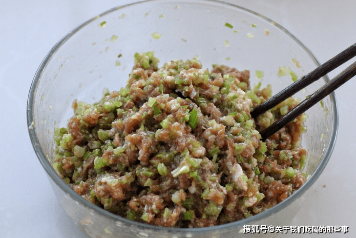 西芹素饺子馅怎么调才好吃 西芹素饺子馅怎么调才好吃呢