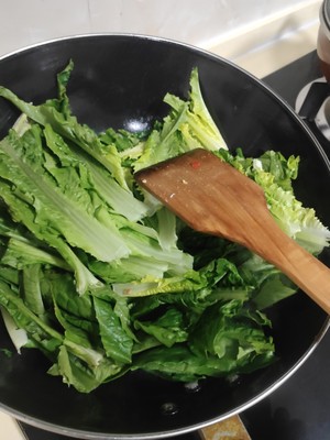 油麦菜生菜一起怎么做好吃 油麦菜和生菜能一起炒着吃吗